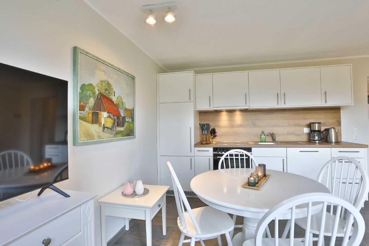Ferienwohnung "Zur Rebe" Middelhagen Extérieur photo