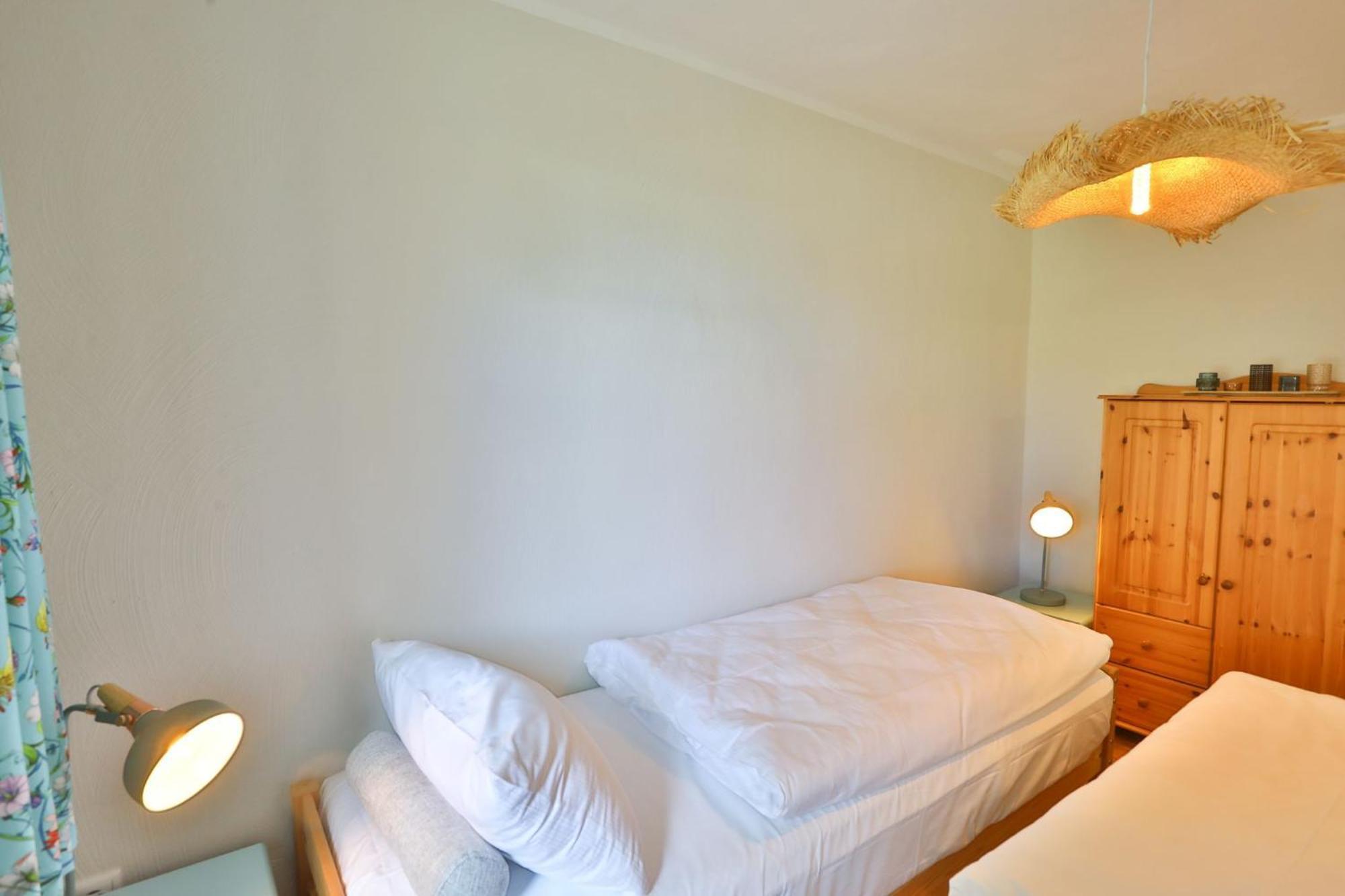 Ferienwohnung "Zur Rebe" Middelhagen Extérieur photo
