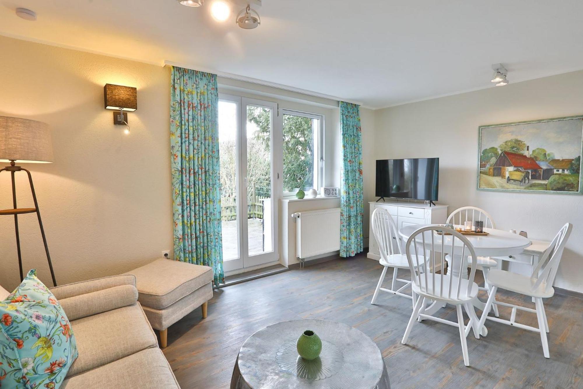 Ferienwohnung "Zur Rebe" Middelhagen Extérieur photo